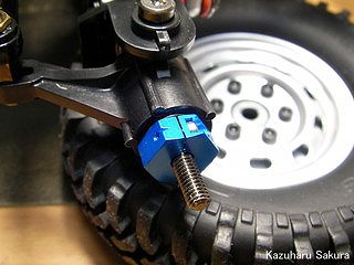 タミヤ ハイラックス・ハイリフト製作記 ～ OP-823 クランプ式アルミホイールハブ（5mm厚）を装着
